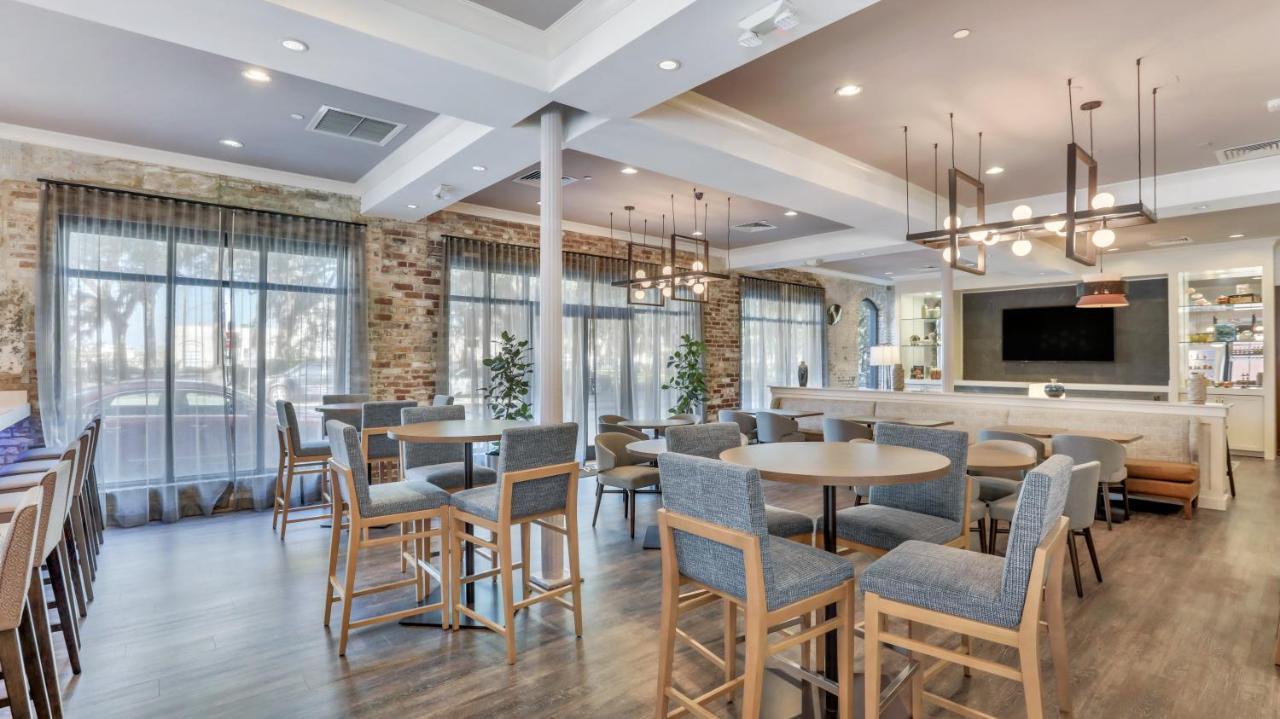Staybridge Suites Savannah Historic District By Ihg Esterno foto