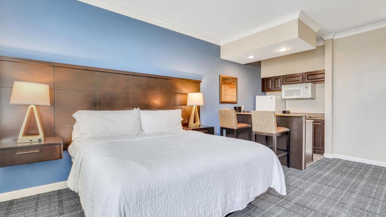 Staybridge Suites Savannah Historic District By Ihg Esterno foto