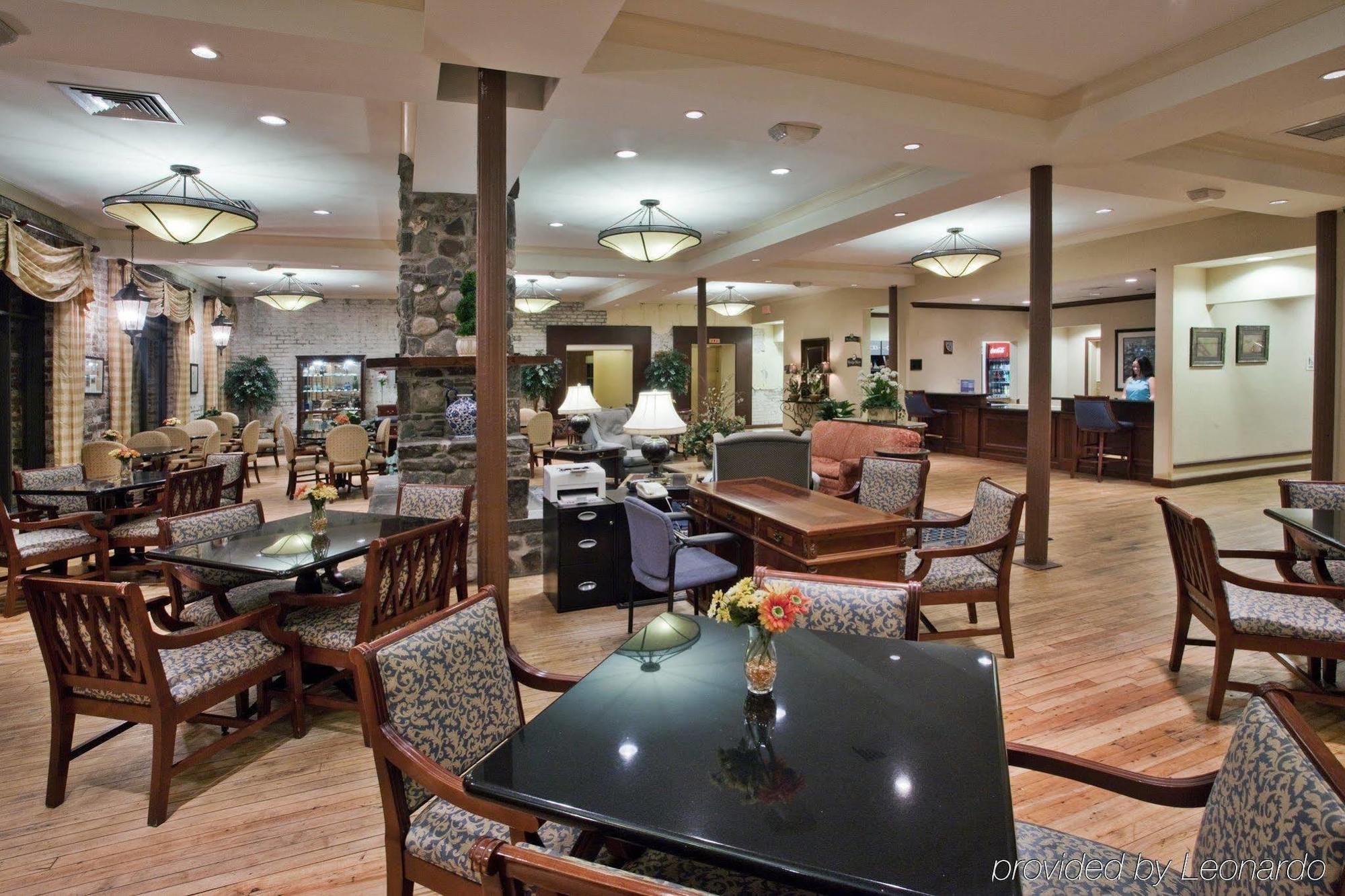 Staybridge Suites Savannah Historic District By Ihg Esterno foto