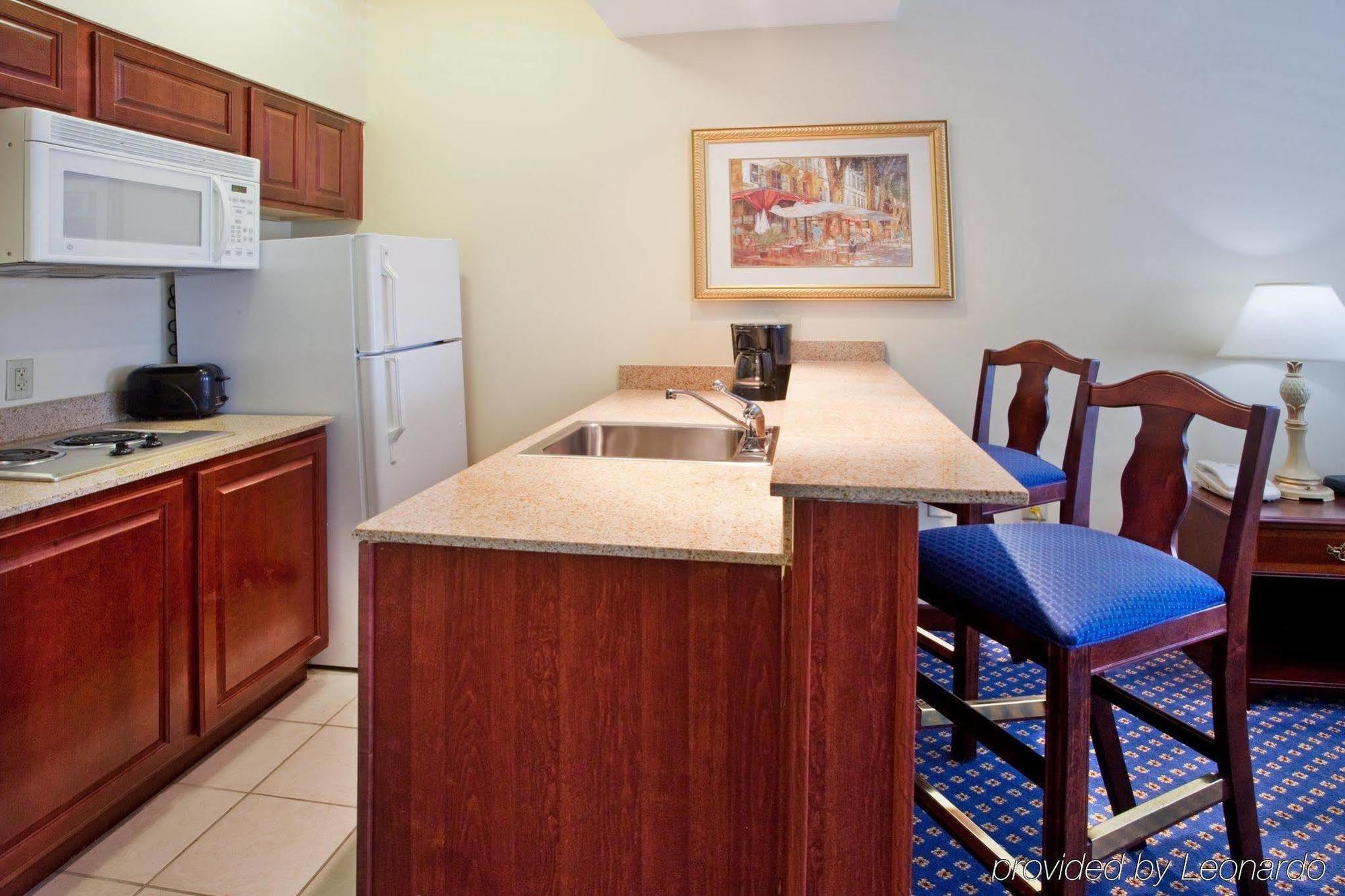 Staybridge Suites Savannah Historic District By Ihg Camera foto